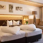 Victoria Hotel 3*