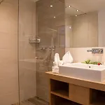 Victoria فندق 3*